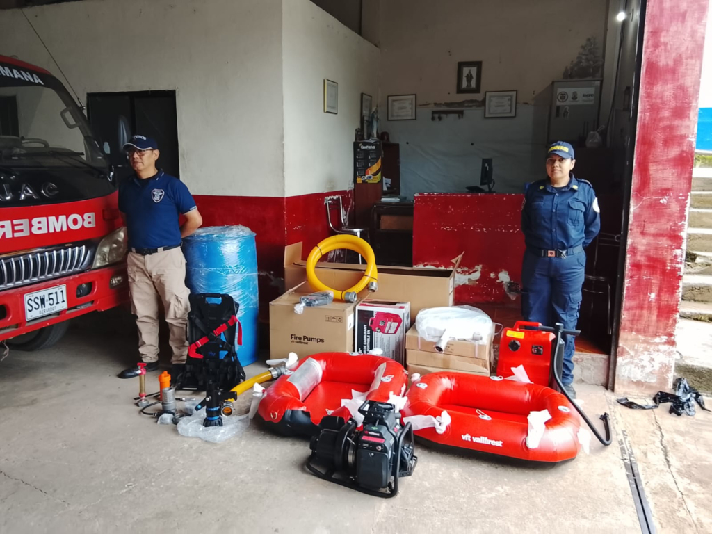Bomberos de Timaná viajaron al Tolima para apoyar labores contra incendios 1