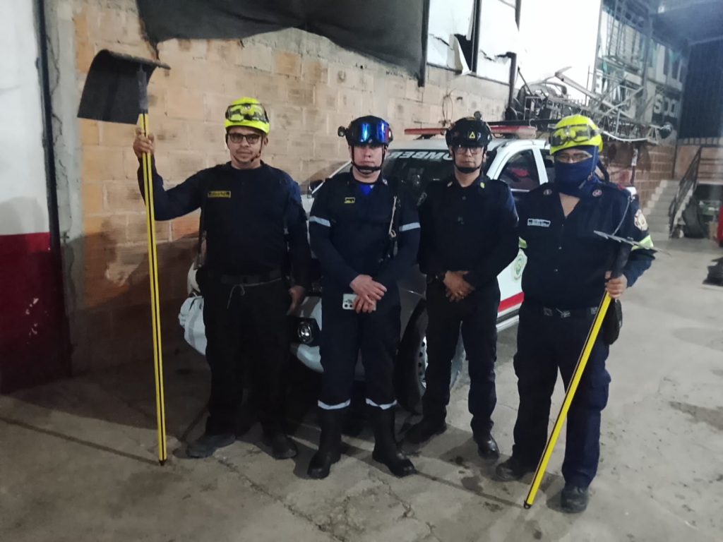 Bomberos de Timaná viajaron al Tolima para apoyar labores contra incendios 2